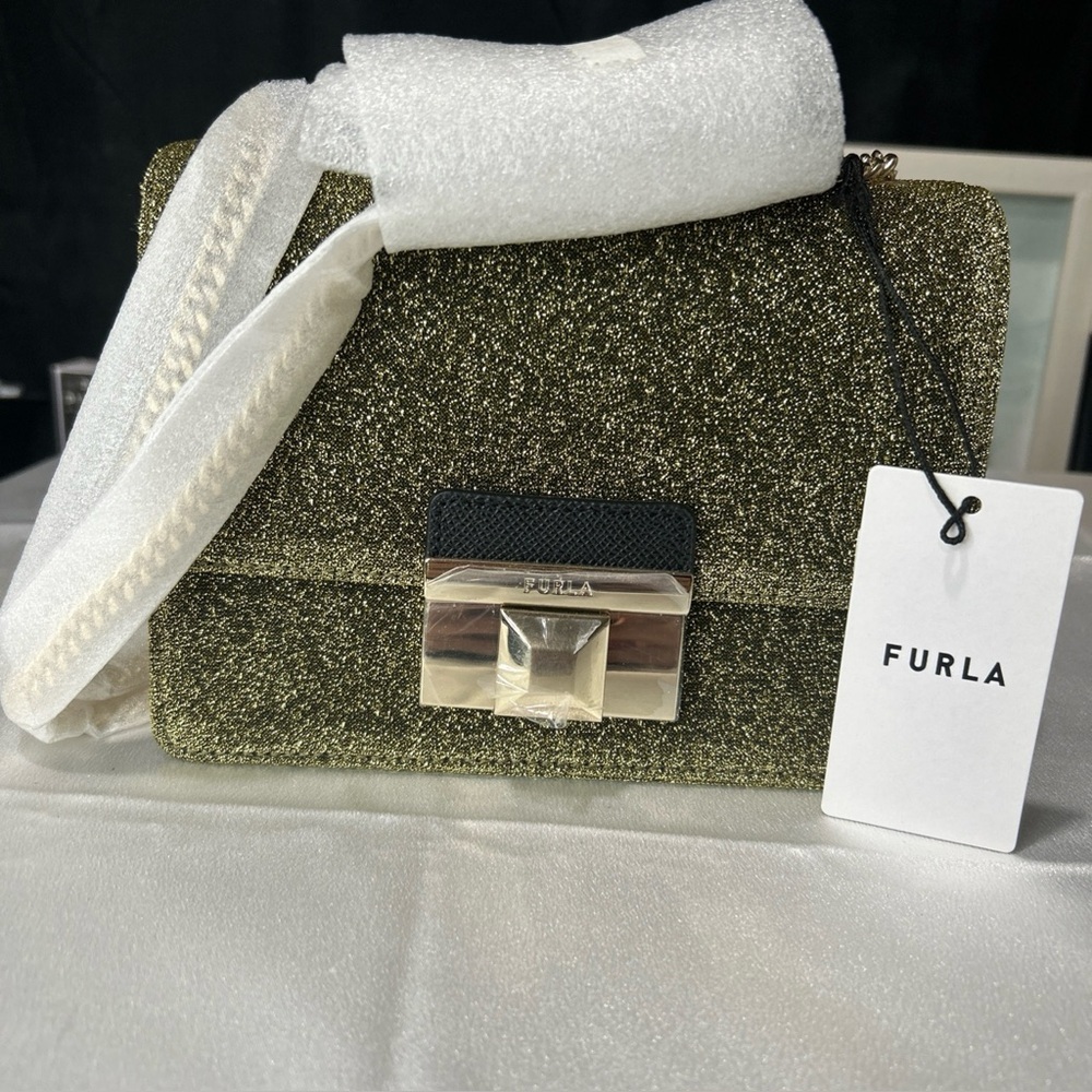 NWT Furla venere crossbody bag with dust bag